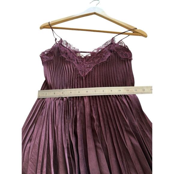 Vince Womans Pleated Midi Dress V-Neck XXS Deep Burgundy Lace Trim sleeveless - Picture 9 of 12